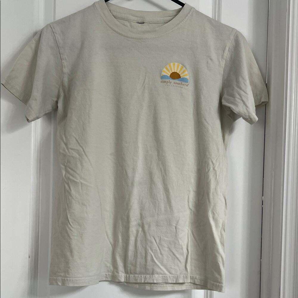 Simply Southern Cream Graphic T-Shirt with Sun Design Size M